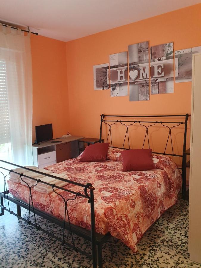 Andrea Affittacamere E B&B Solignano Nuovo Εξωτερικό φωτογραφία