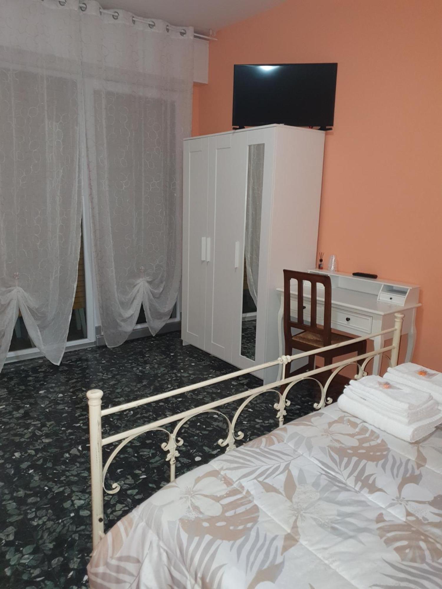 Andrea Affittacamere E B&B Solignano Nuovo Εξωτερικό φωτογραφία